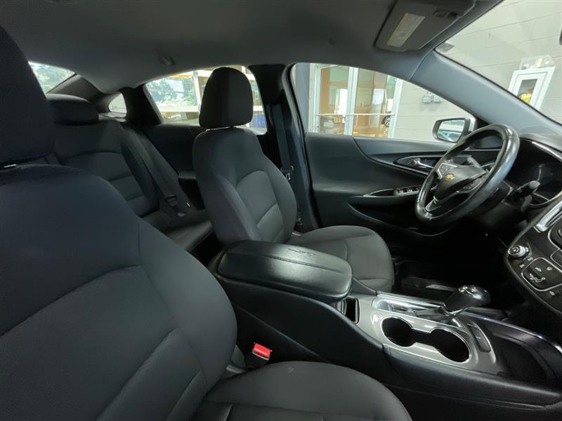 2017 CHEVROLET MALIBU LT