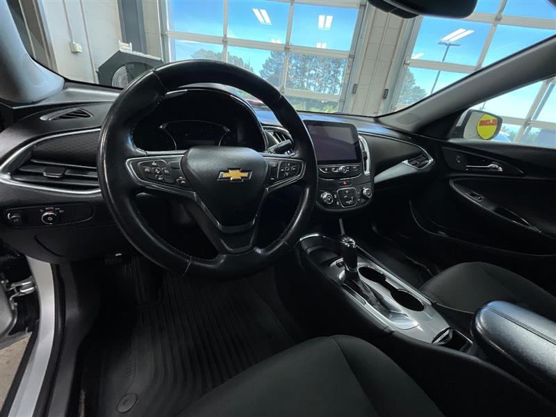 2017 CHEVROLET MALIBU LT