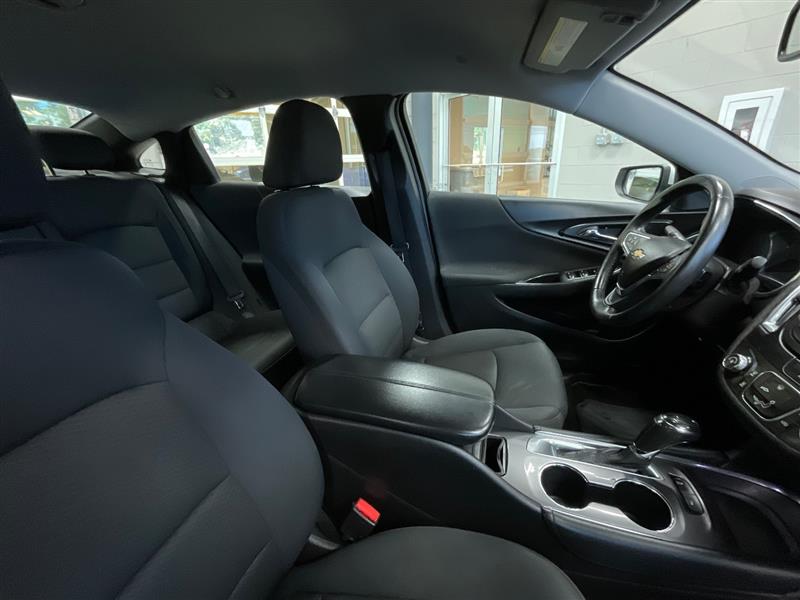 2017 CHEVROLET MALIBU LT