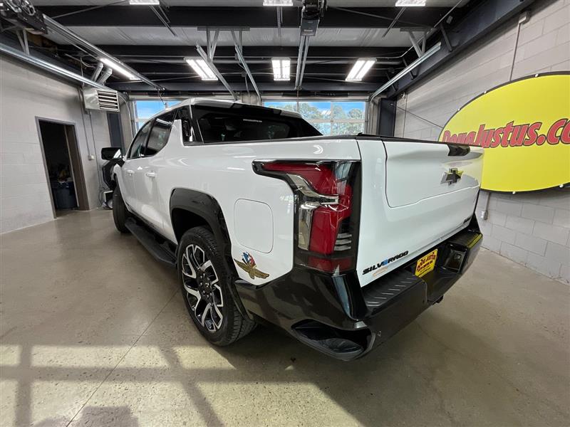 2025 CHEVROLET SILVERADO EV Max Range RST