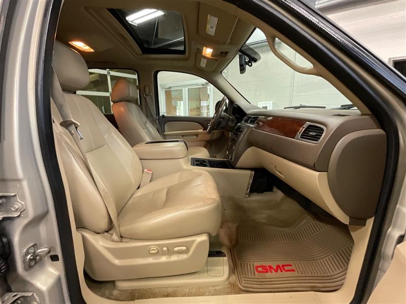 2011 GMC YUKON SLT
