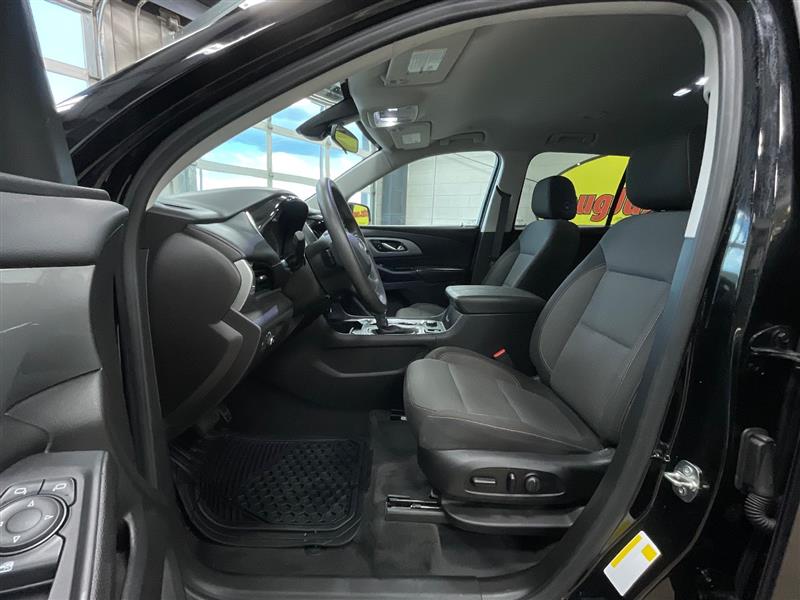 2021 CHEVROLET TRAVERSE LS