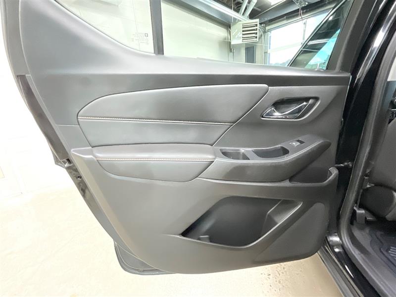 2021 CHEVROLET TRAVERSE LS