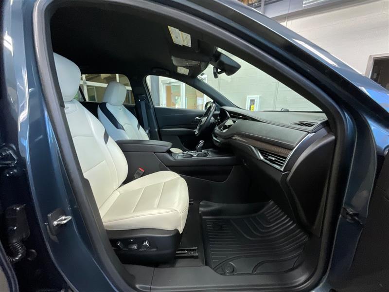 2019 CADILLAC XT4 FWD SPORT