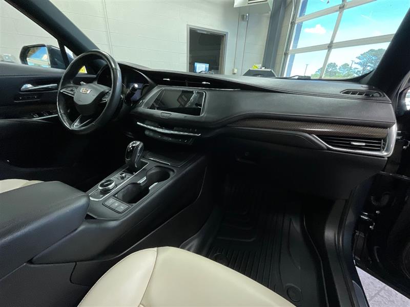 2019 CADILLAC XT4 FWD SPORT