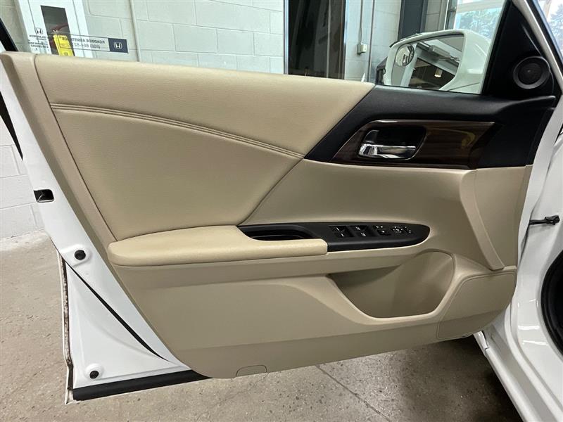 2017 HONDA ACCORD EX