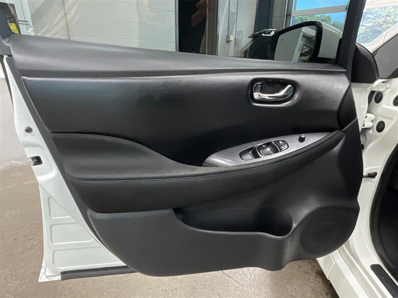 2023 NISSAN LEAF S