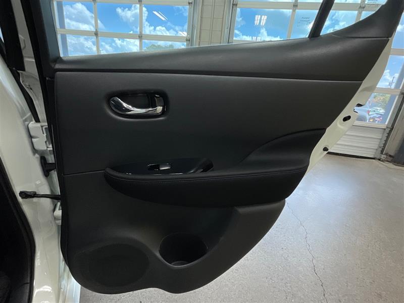 2018 NISSAN LEAF SV