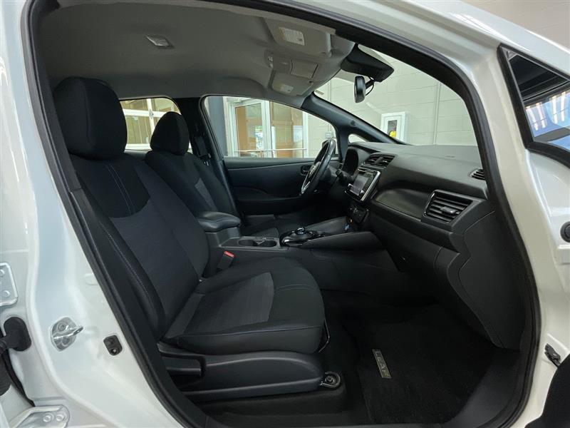 2018 NISSAN LEAF SV