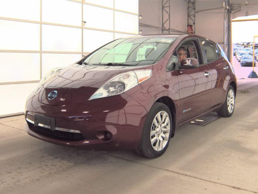 2016 Nissan Leaf's photo
