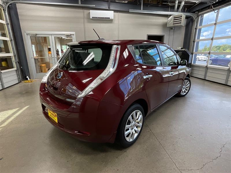 2016 NISSAN LEAF S