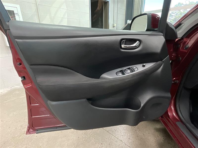 2016 NISSAN LEAF S