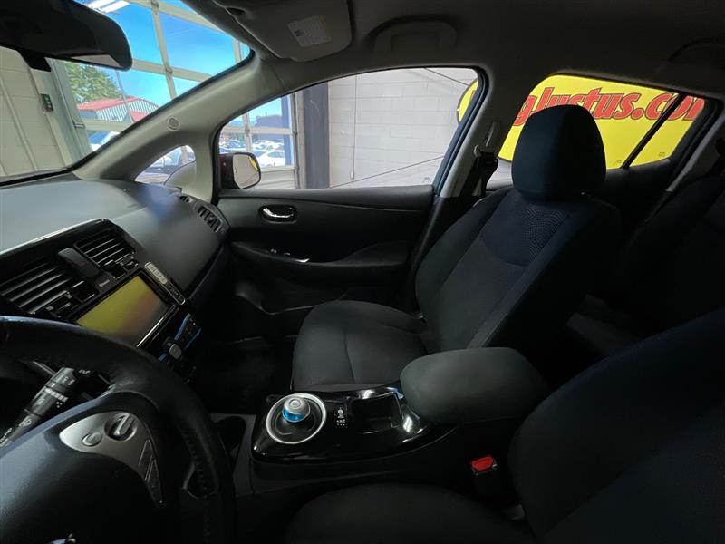 2017 NISSAN LEAF SV