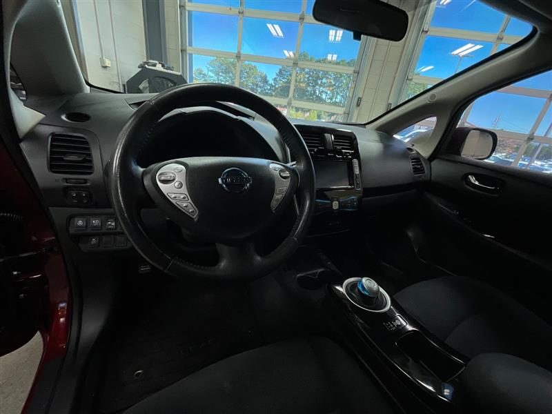 2017 NISSAN LEAF SV