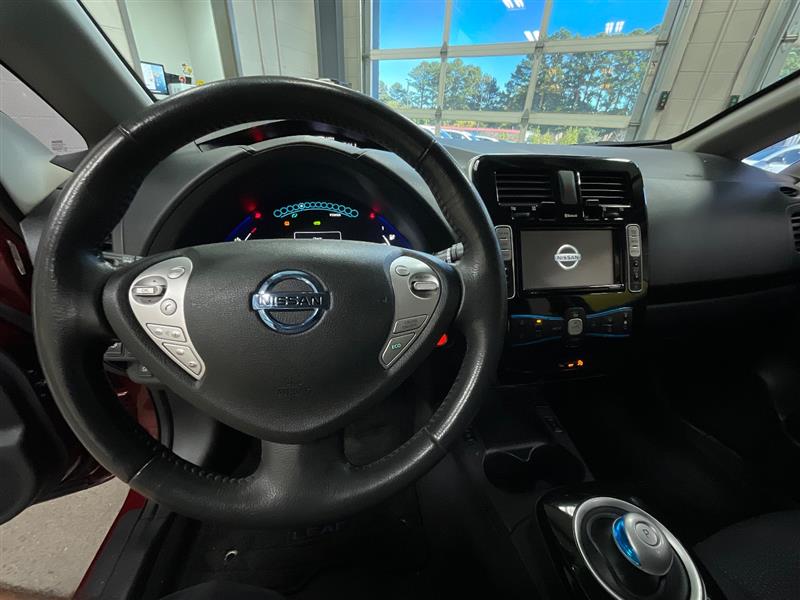 2017 NISSAN LEAF SV