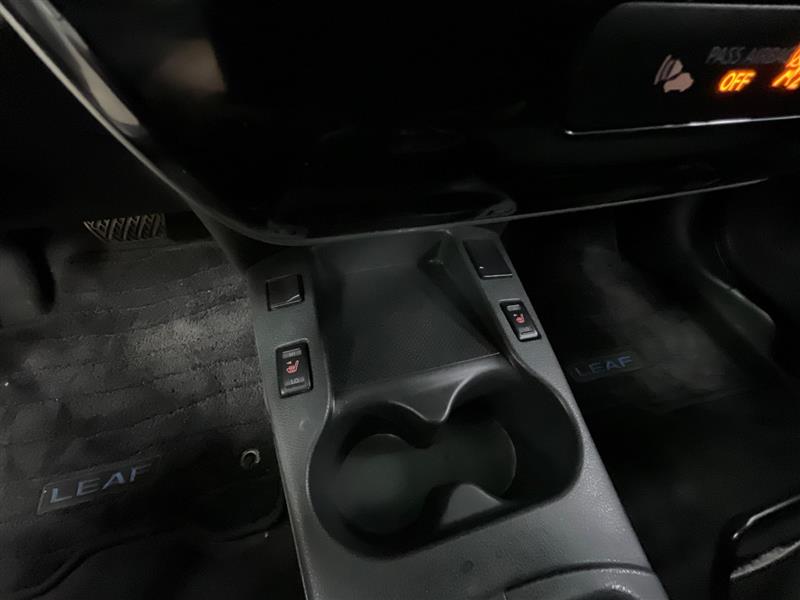 2017 NISSAN LEAF SV