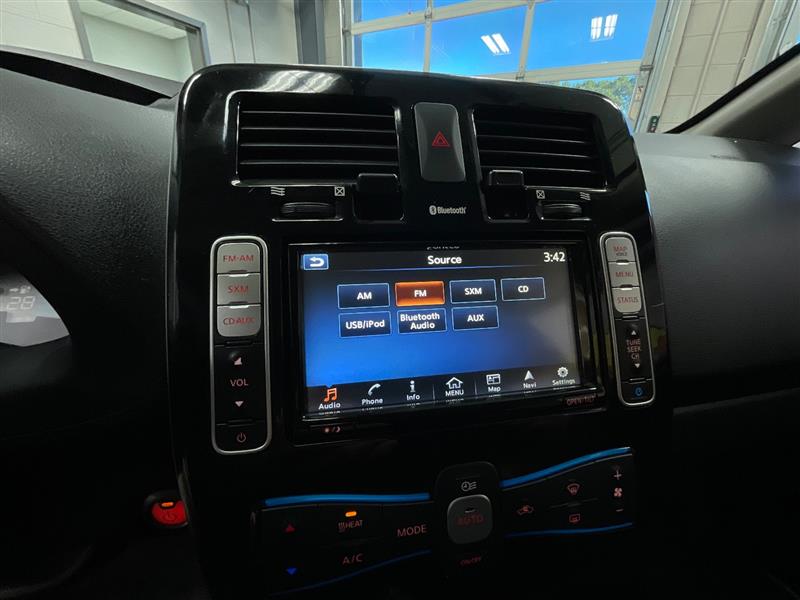 2017 NISSAN LEAF SV