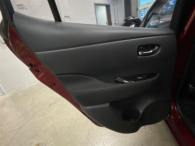2017 NISSAN LEAF SV
