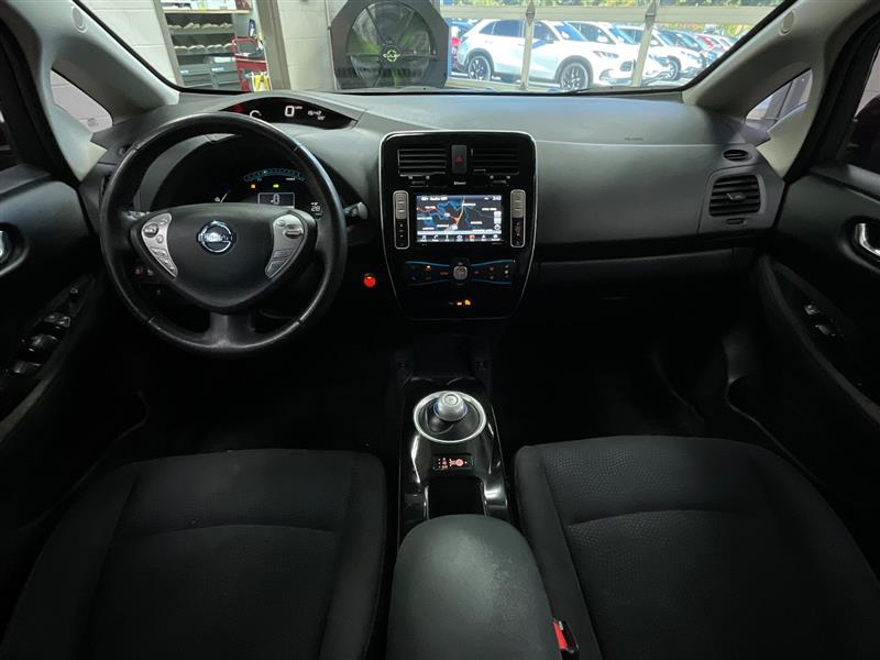 2017 NISSAN LEAF SV
