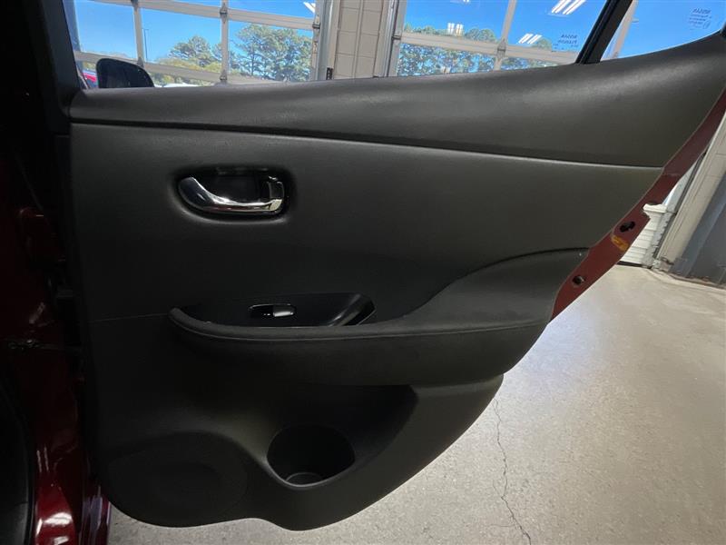 2017 NISSAN LEAF SV