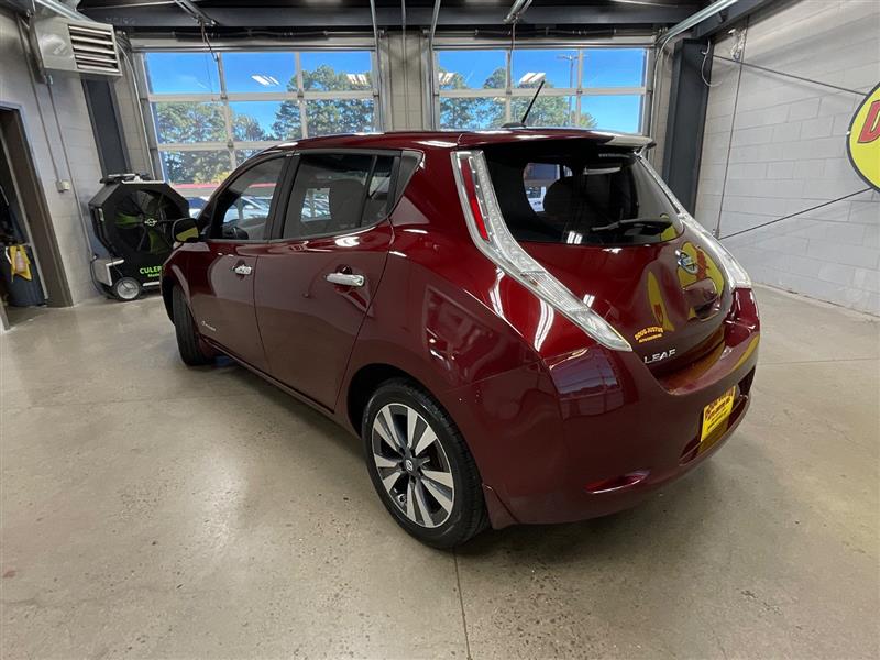 2017 NISSAN LEAF SV