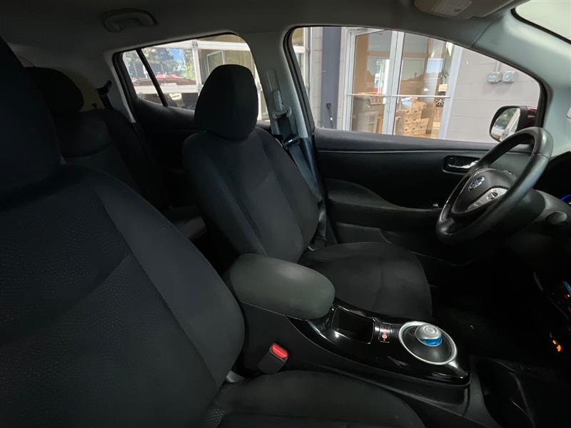2017 NISSAN LEAF SV
