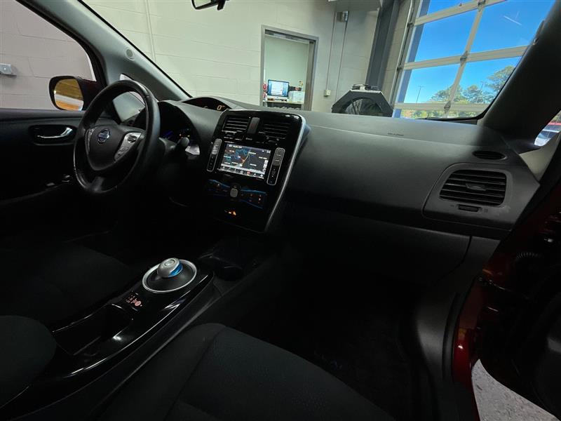 2017 NISSAN LEAF SV