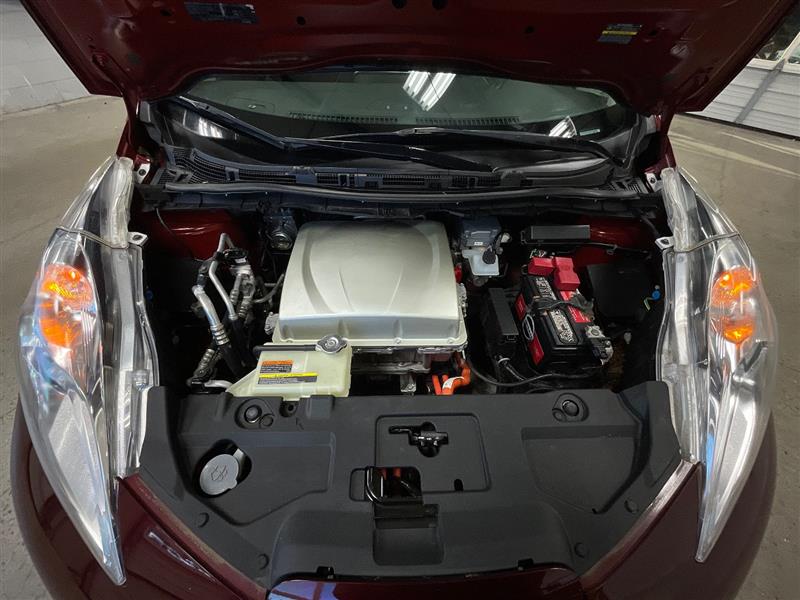 2017 NISSAN LEAF SV