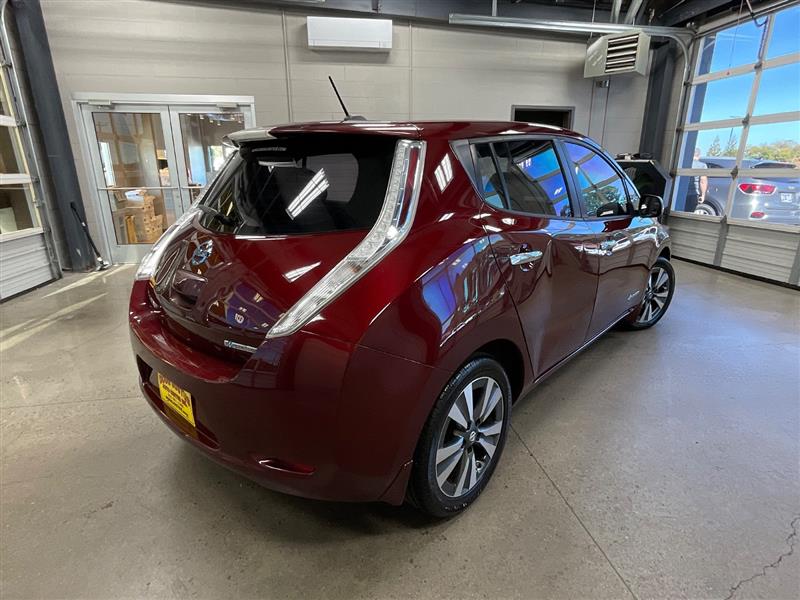 2017 NISSAN LEAF SV