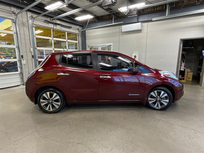 2017 NISSAN LEAF SV