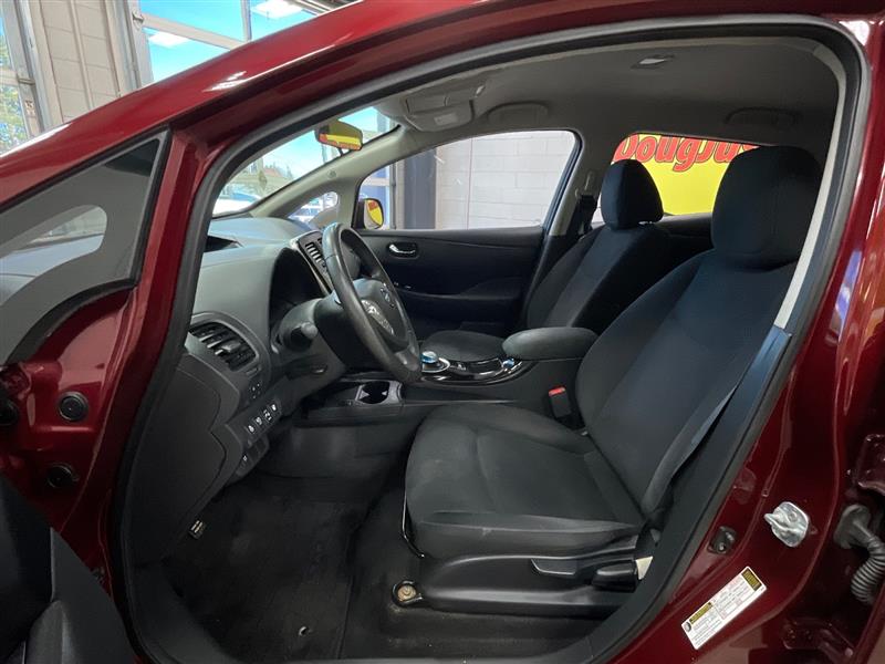 2017 NISSAN LEAF SV