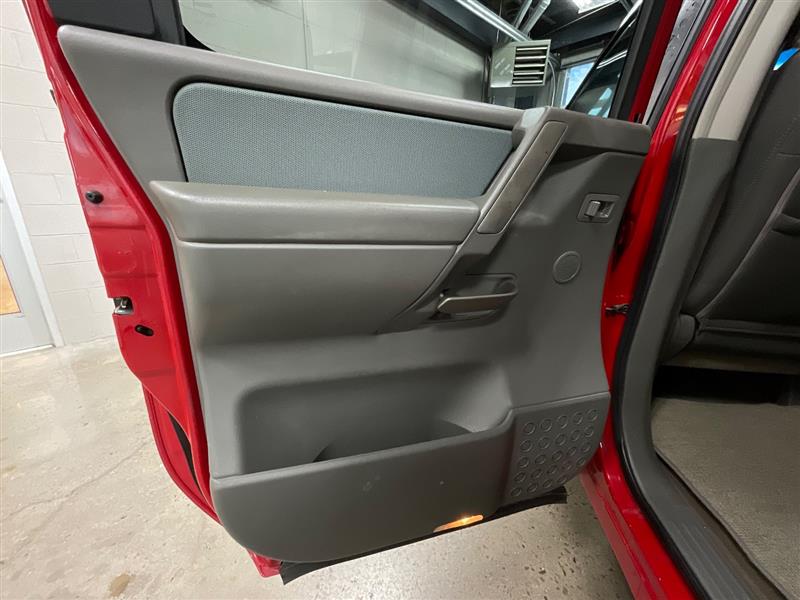 2006 NISSAN TITAN SE