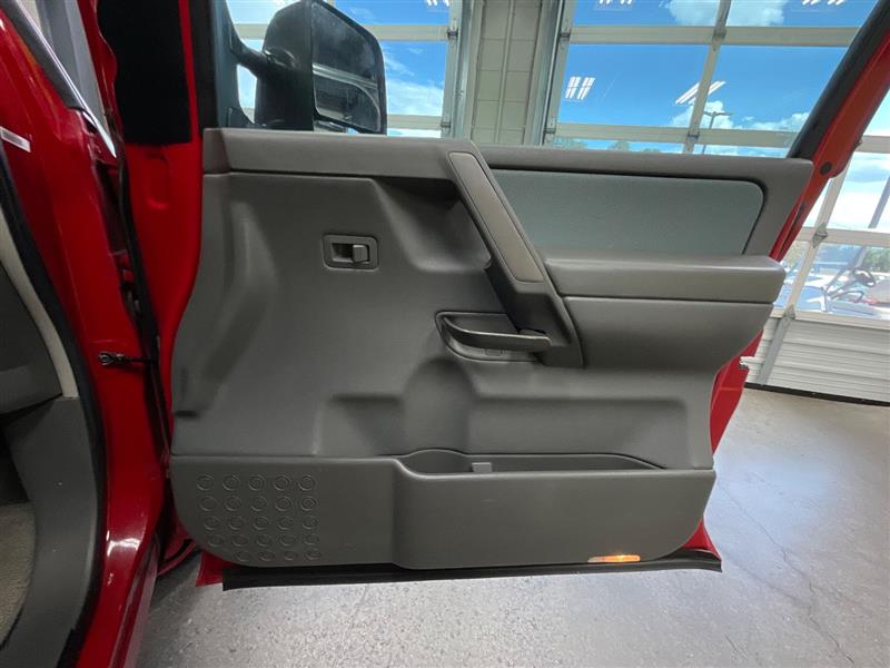 2006 NISSAN TITAN SE