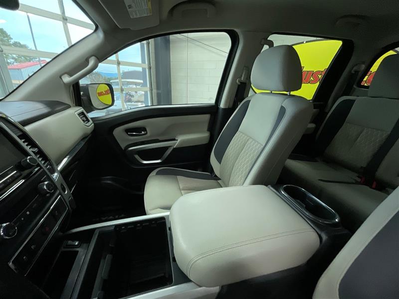 2021 NISSAN TITAN SV