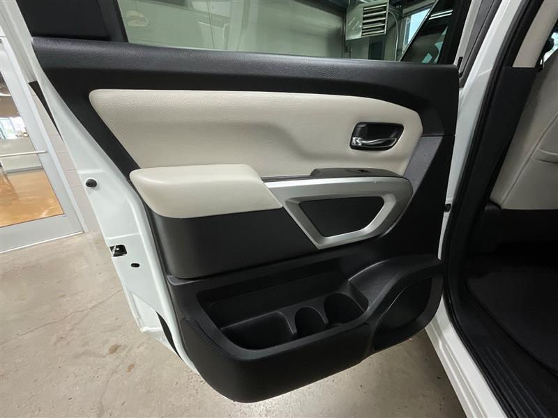 2021 NISSAN TITAN SV