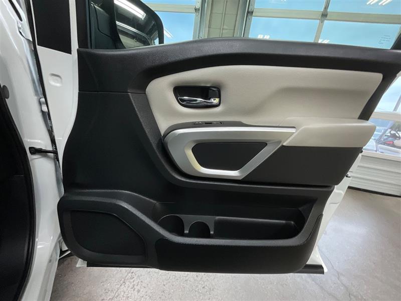 2021 NISSAN TITAN SV