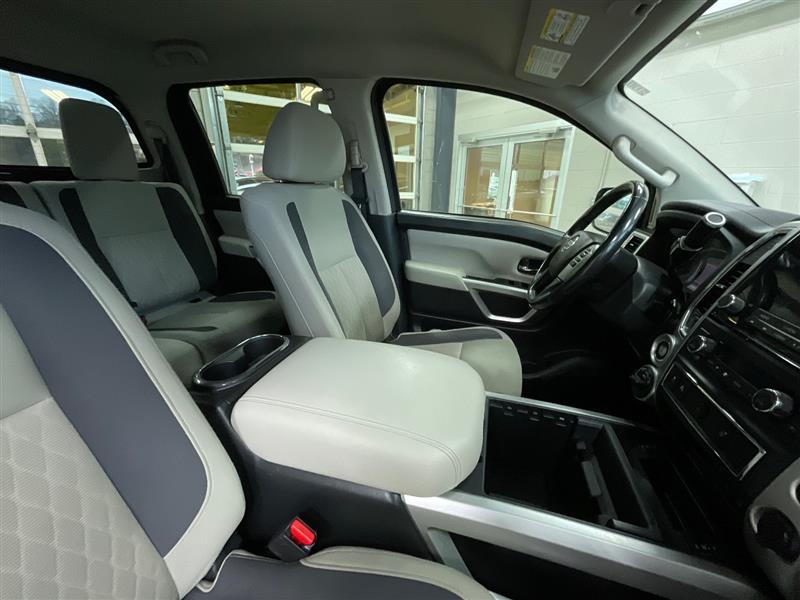 2021 NISSAN TITAN SV