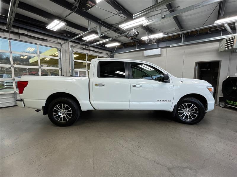 2021 NISSAN TITAN SV