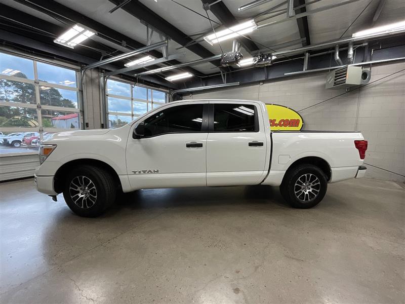 2022 NISSAN TITAN SV