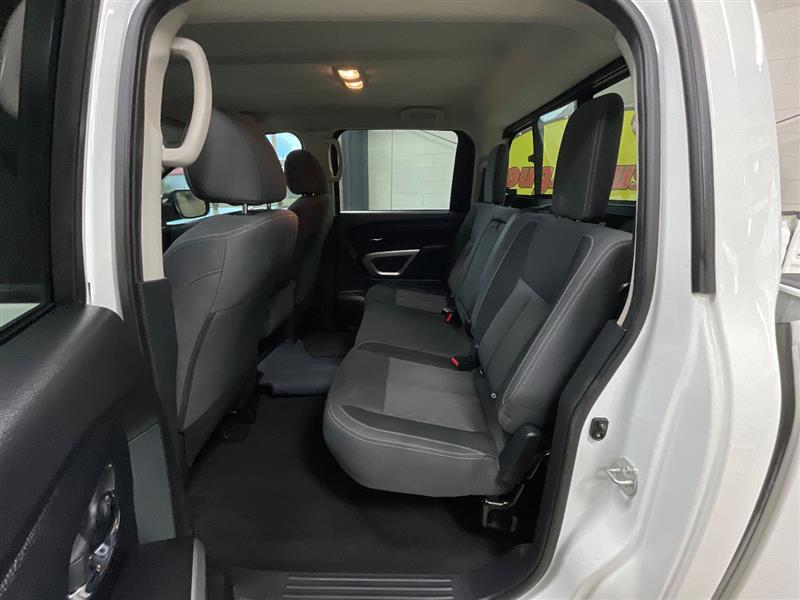 2022 NISSAN TITAN SV