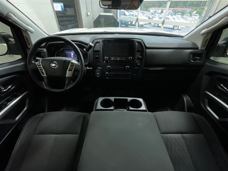 2022 NISSAN TITAN SV