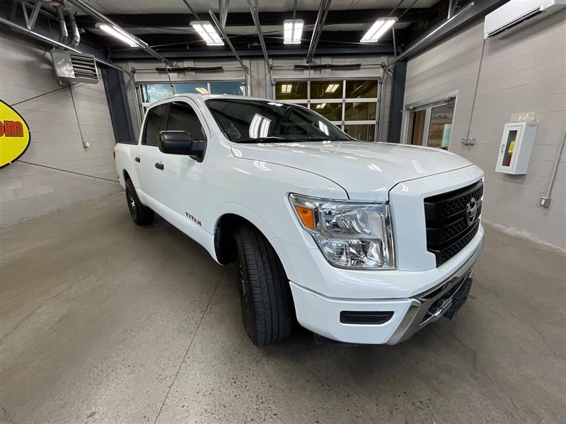 2022 NISSAN TITAN SV