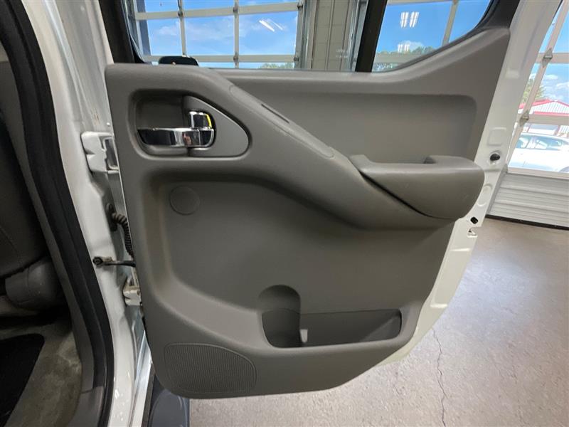 2013 NISSAN FRONTIER SL