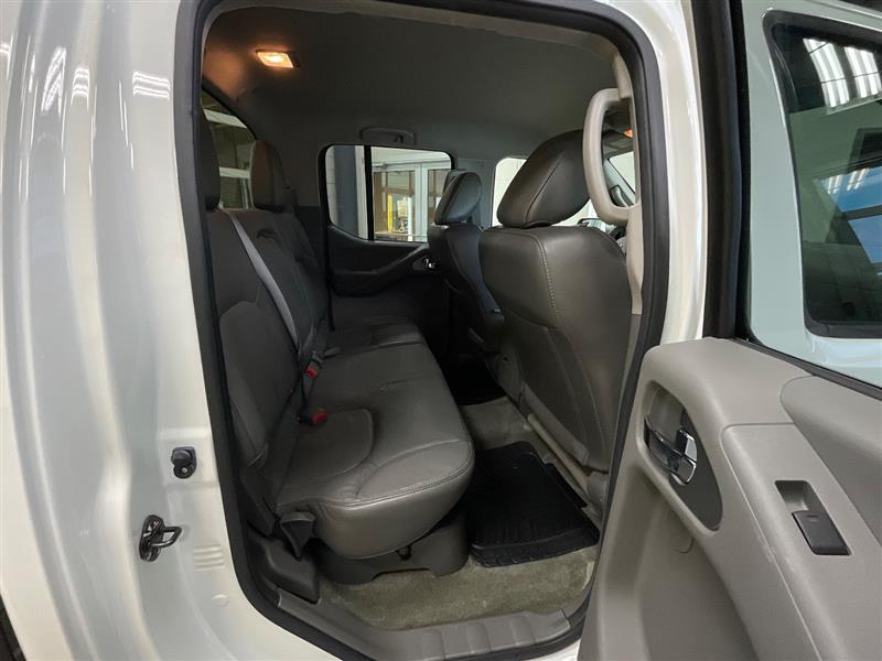 2013 NISSAN FRONTIER SL