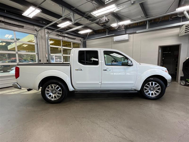 2013 NISSAN FRONTIER SL