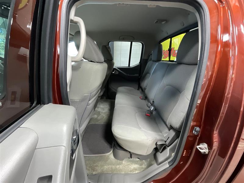 2016 NISSAN FRONTIER SV