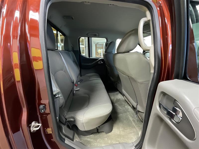 2016 NISSAN FRONTIER SV