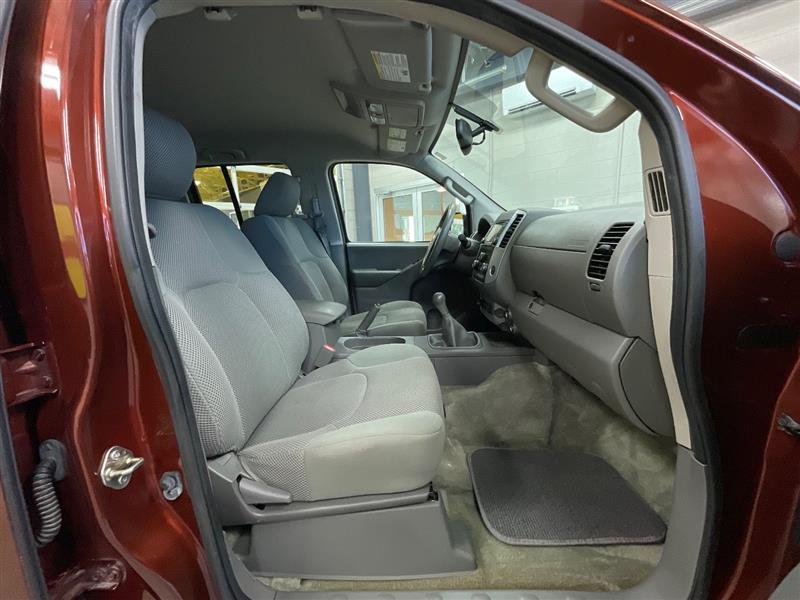 2016 NISSAN FRONTIER SV