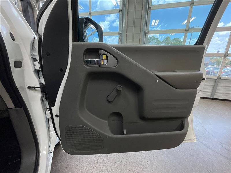 2019 NISSAN FRONTIER S