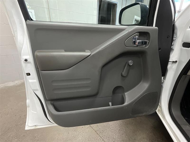 2019 NISSAN FRONTIER S